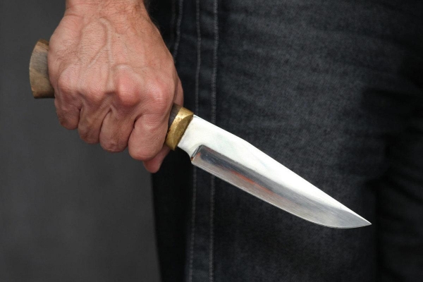 СК: в Ижевске ранее осужденный за убийство мужчина зарезал ножом своего судимого знакомого 
