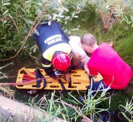 В Глазове 47-летний мужчина упал с бетонного заграждения на реке Чепца