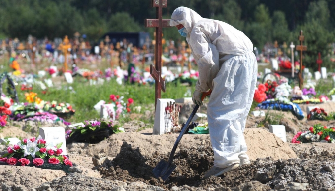 Более 700 человек впервые умерли за сутки в России от COVID-19