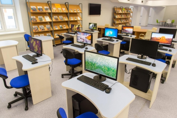 В Малопургинской гимназии открыли новый компьютерный класс