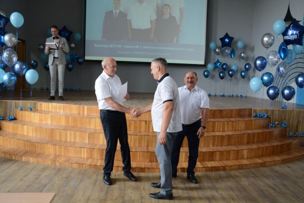 Завод «Ижсталь» вручил награды лучшим работникам в канун профессионального праздника