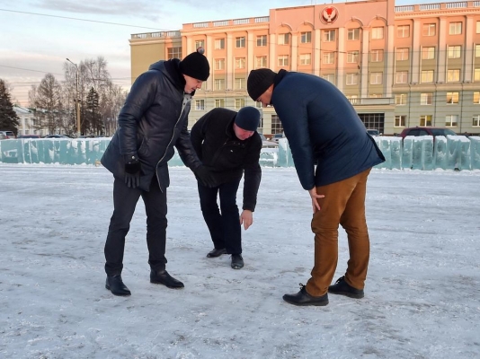 Плитка треснула на обновленной части Центральной площади в Ижевске