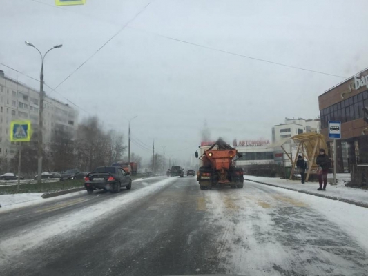 166,5 тонн реагентов высыпали на улицы Ижевска за сутки
