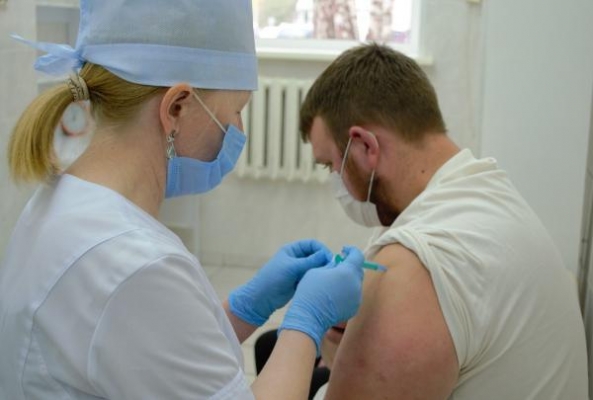 Прививку от коронавируса в Удмуртии поставили более 13 тысяч человек