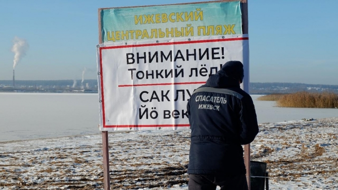 Усиленное наблюдение за акваторией городского пруда ввели в Ижевске