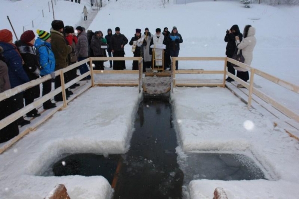 Во всех городах Удмуртии определили места для массового купания на Крещение
