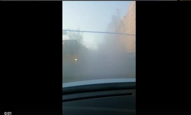 Излив горячей воды произошел на улице Воровского в Ижевске