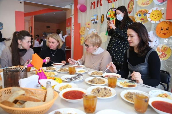 Методические рекомендации по проверке горячего питания в школах разработают в Ижевске 