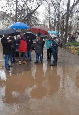 После ремонта дороги по улице Короткова в Ижевске топит дворы