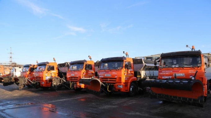 Шесть комбинированных дорожных машин поступили в ДРЭУ для зимней уборки ижевских улиц 