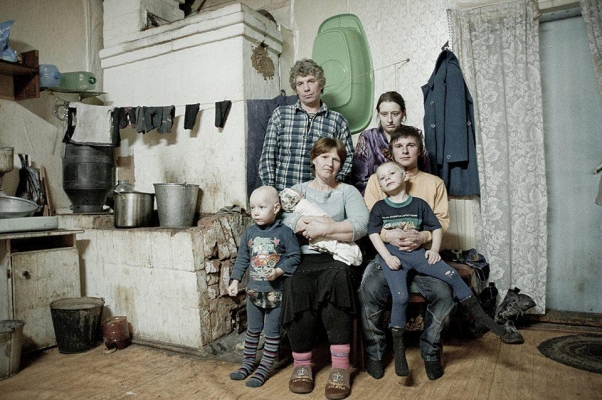 РБК: Почти 23% детей в России живут за чертой бедности 