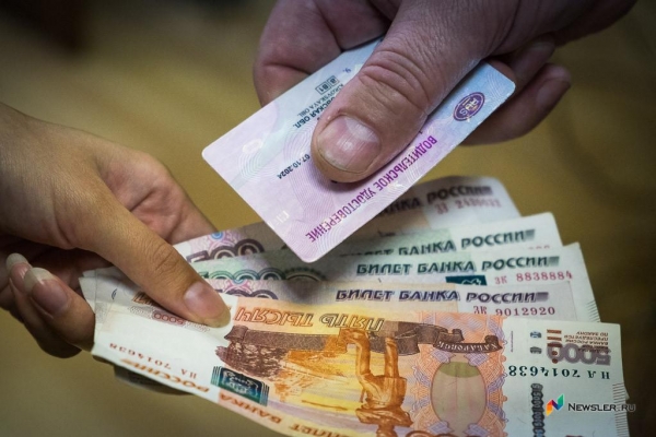 Мошенник пообещал ижевчанину за 40 тысяч рублей помочь вернуть водительские права