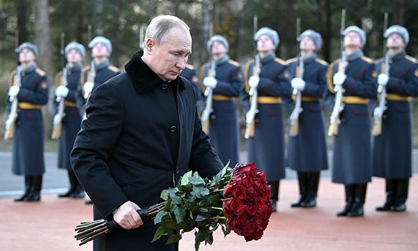В день 80-летия прорыва Блокады Ленинграда В.В. Путин возложил цветы к «Рубежному камню»
