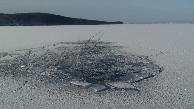 Рыбак из Ижевска провалился под лед на реке Кама и утонул