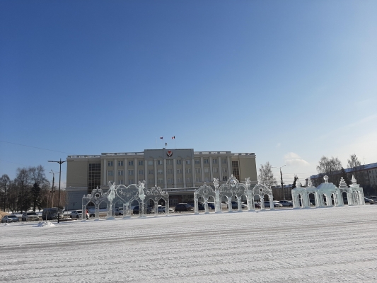 На Центральной площади Ижевска начали демонтаж ледового городка
