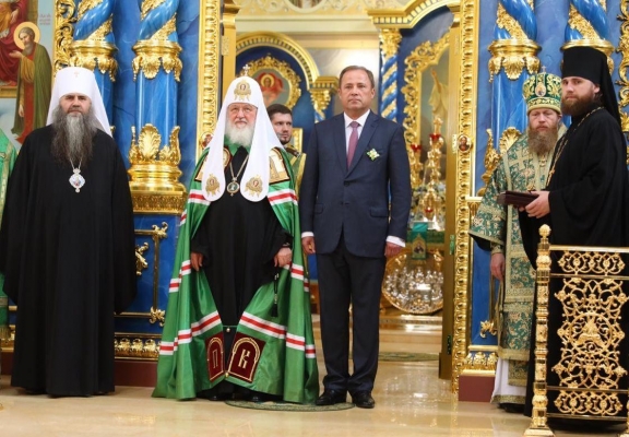 Патриарх Кирилл освятил в Нижегородской области собор и вручил награду Игорю Комарову