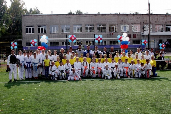 В школе №17 в Ижевске открыли новый современный школьный стадион