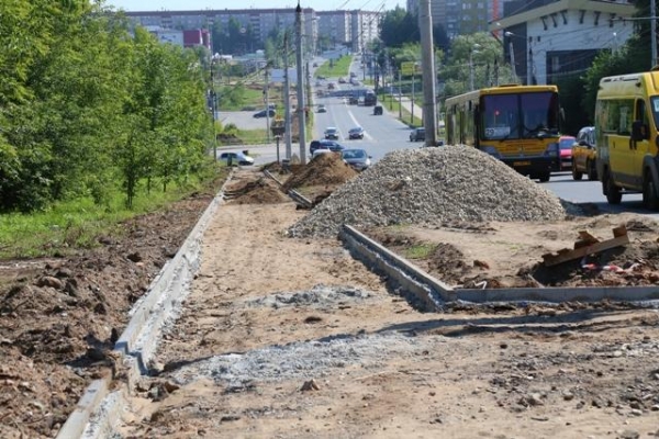 В Ижевске ремонтируют 7 тротуаров по республиканской программе