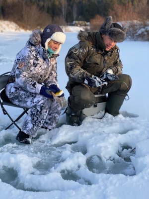 Александр Бречалов сводил семью на зимнюю рыбалку в Удмуртии