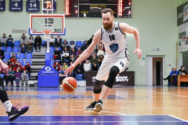 Баскетболисты клуба «Купол-Родники» из Ижевска одержали победу над московскими соперниками