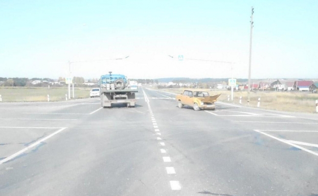72-летний водитель автомобиля столкнулся с КАМАЗом на трассе в Удмуртии 