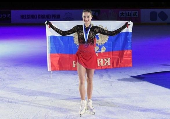 Алина Загитова отказалась от участия в соревнованиях до конца 2020 года
