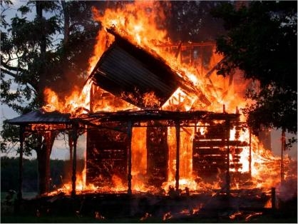 Пожилая женщины сгорела вместе с домом в Завьяловском районе Удмуртии