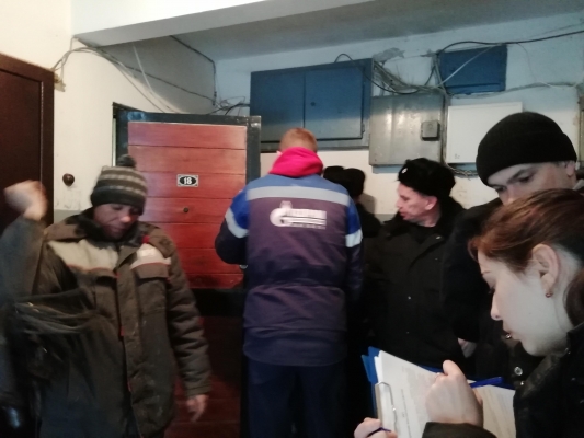 Железную дверь в квартиру должника из Ижевска вскрыли, чтобы возобновить подачу газа другим жильцам