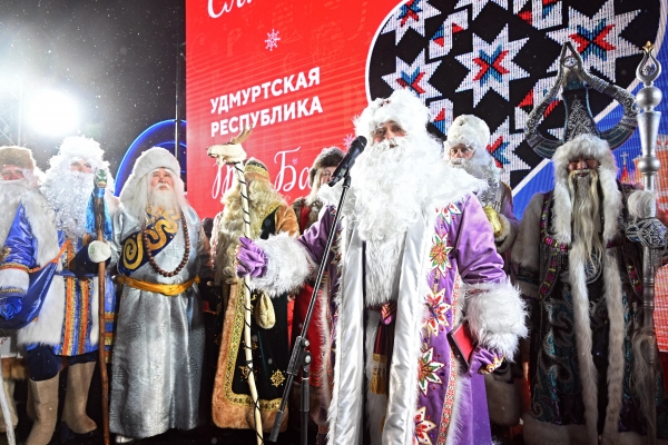 Тол Бабай принял участие в торжественном зажжении 89 елей регионов на выставке-форуме «Россия»