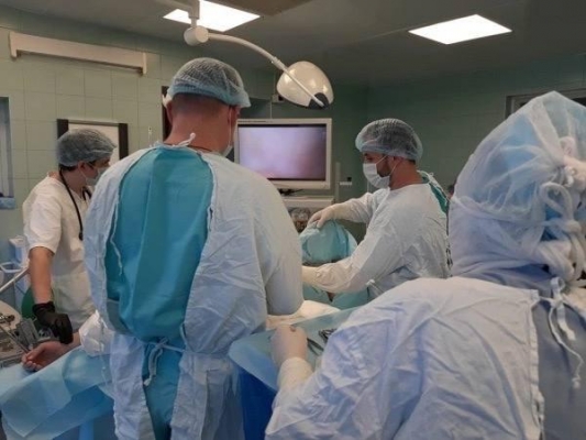 В Удмуртии детские хирурги спасли подростка с перфорацией желудка