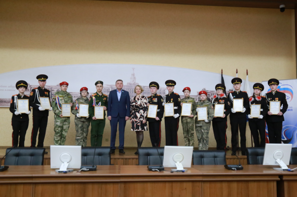 Лучшим кадетам Ижевска вручили награды