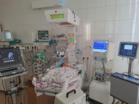 Новорожденного с редким заболеванием спасли детские врачи в Ижевске
