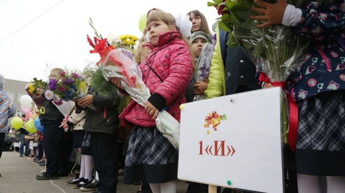 В Госдуме России предложили перенести начало учебного года на октябрь