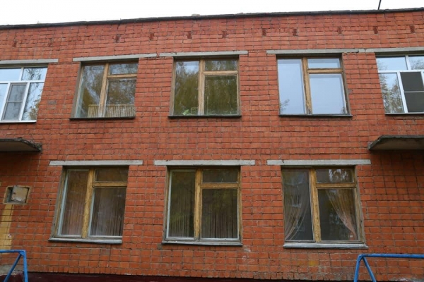 Окна начали менять в детских садах и школах Ижевска в рамках проекта «Большой ремонт»