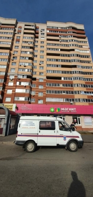 Мужчина выпал из окна многоэтажки в Ижевске