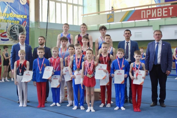 Более 100 спортсменов стали участниками всероссийских соревнований по спортивной гимнастике в Ижевске