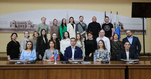 ​Депутат Гордумы Ярослав Балобанов провел урок по местному самоуправлению для студентов УдГУ