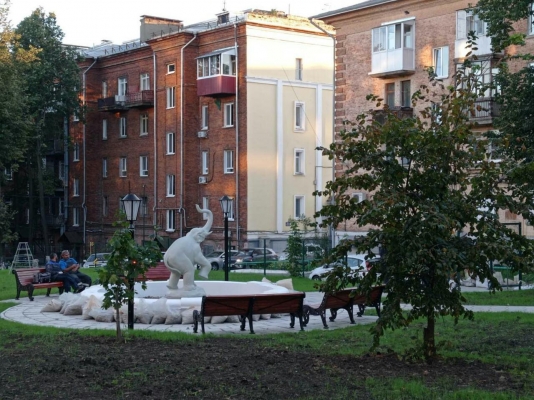 Скульптуру слона восстановили в одном из дворов Ижевска