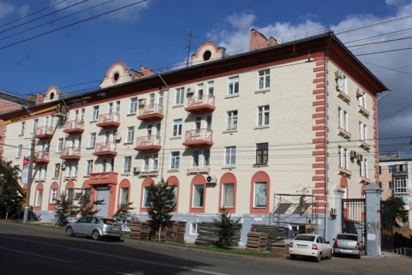 В Ижевске начали обновлять фасады домов в центре города