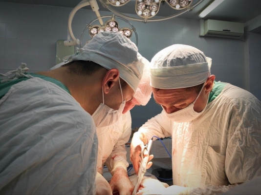 Ижевские хирурги провели операцию по удалению увеличенной в 15 раз селезенки
