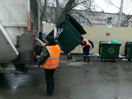 Госдума предлагает ввести льготную оплату для многодетных семей на вывоз мусора