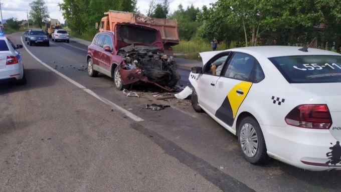 Водитель такси погиб в дорожной аварии на окраине Ижевска