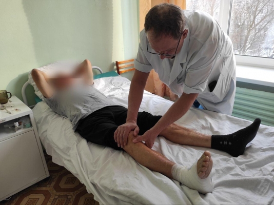 Врачи Ижевской ГКБ №6 дважды спасли от ампутации пациента