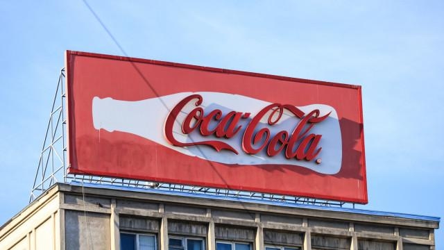Coca-Cola Company прекращает выпуск и продажу напитков в России
