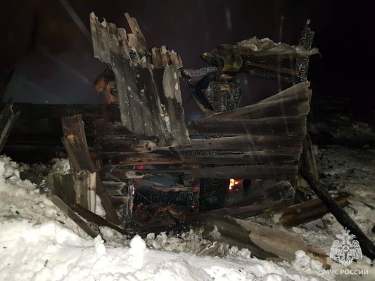 Мужчина сгорел вместе с домом в Воткинском районе Удмуртии