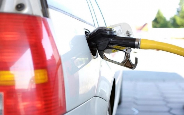 Бензин марки АИ-92 и дизельное топливо подешевели в Удмуртии