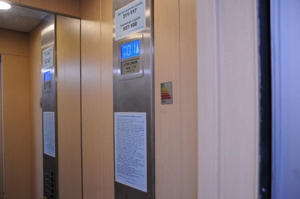 Дмитрий Сурнин: в Удмуртии подрядчики подали документы на замену 60 лифтов