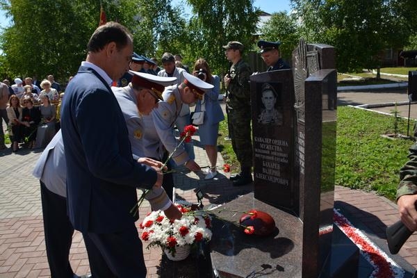 В Удмуртии открыли мемориал погибшим спецназовцам