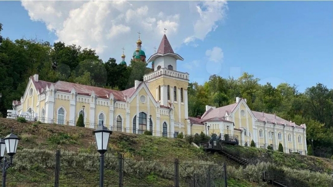 В Сарапуле за 150 миллионов рублей продают старинное здание водонапорной башни 