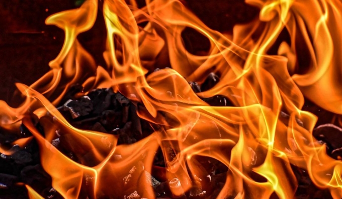 Два человека погибли при пожаре в жилом доме в Ижевске